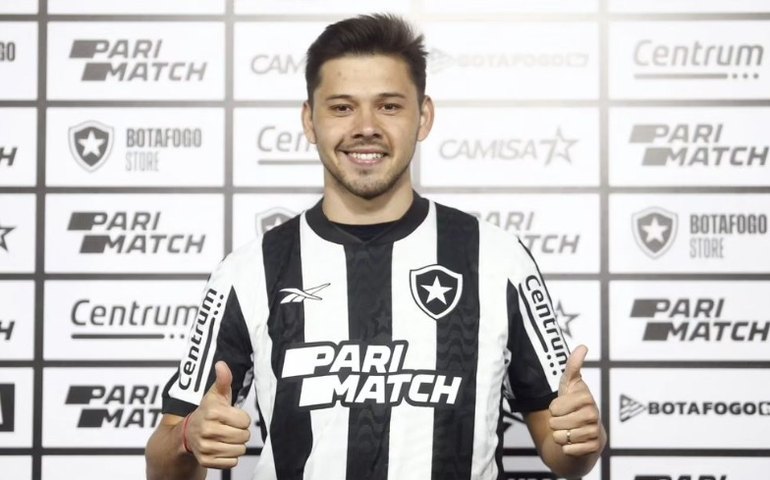 Com referência a Garrincha, Óscar Romero é apresentado pelo Botafogo