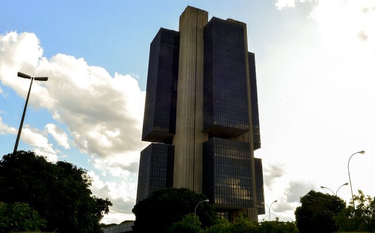 Entidades do setor produtivo criticam aumento da Selic