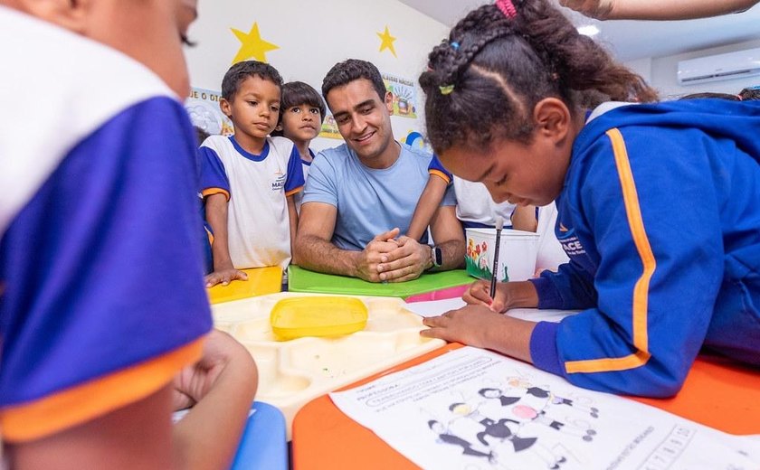 Prefeitura garante educação, espaços de lazer e cultura para as crianças de Maceió