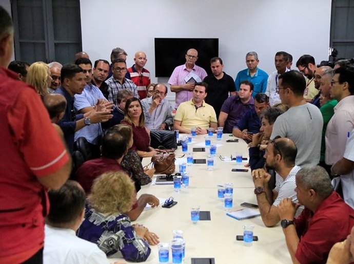 Presidente da Câmara confirma reunião e abertura de negociação entre servidores e Executivo