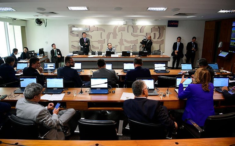 Adiada votação sobre obrigatoriedade de profissional de segurança nas escolas