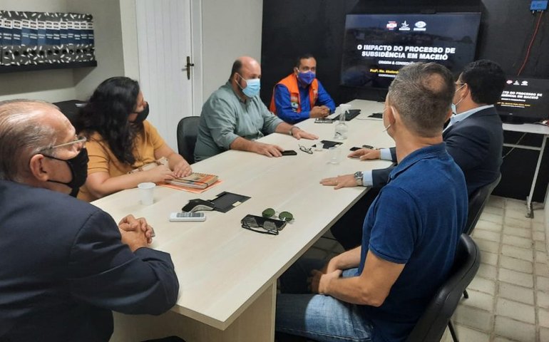 Defesa Civil e GGI dos Bairros esclarecem dúvidas sobre afundamento do solo