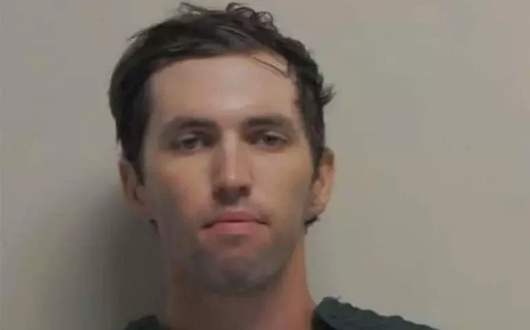 Suspeito de matar Charlie Kirk é indiciado por homicídio