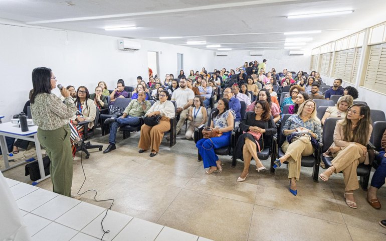 Seduc reforça rede de apoio com 115 novos psicólogos, nutricionistas e assistentes sociais