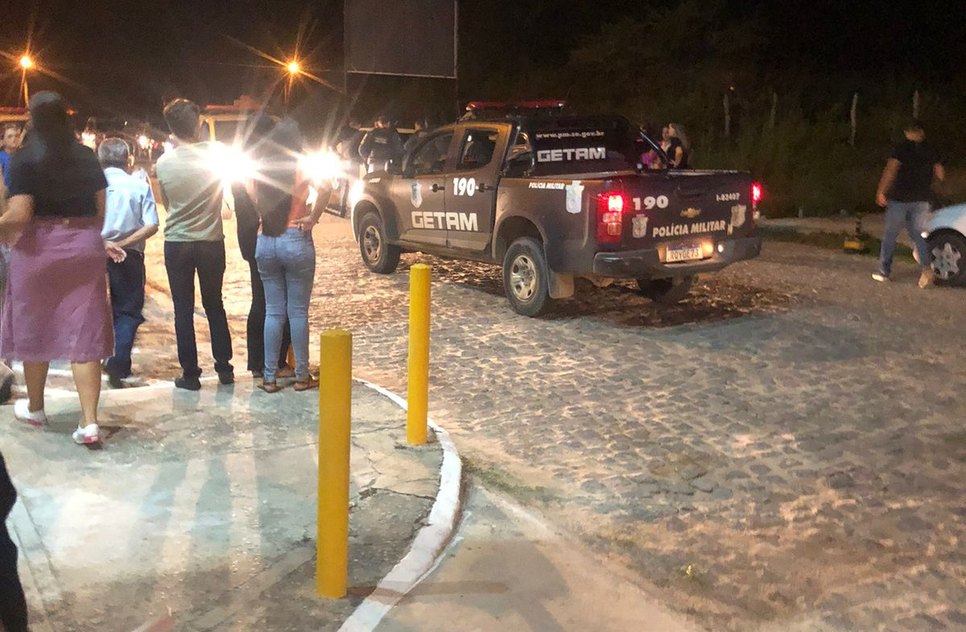 Homem é preso após tentar esfaquear ex-namorada na porta de faculdade em Itabaiana