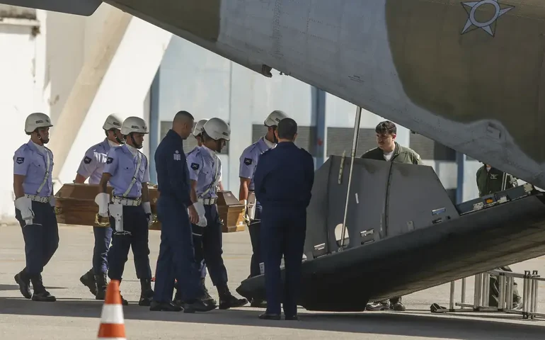 IML já identificou 60 corpos de vítimas do acidente da Voepass