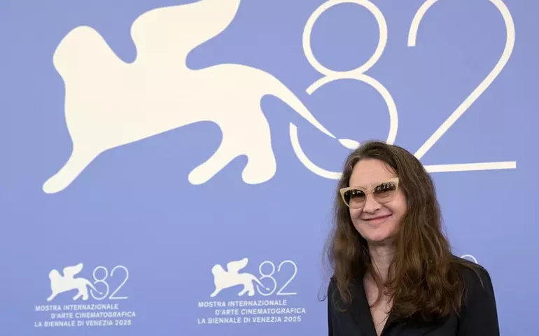 Diretora argentina quer 'justiça' para indígenas em Veneza