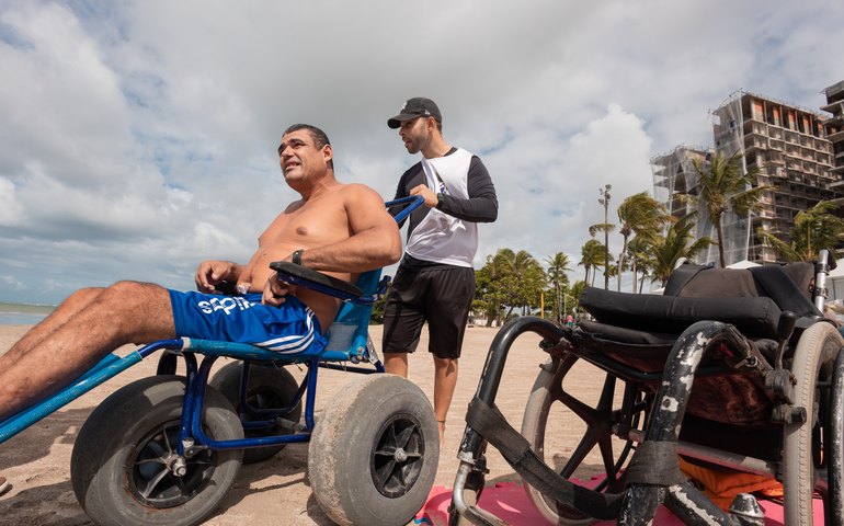 Atividades adaptadas e apresentações musicais marcam Dia D do Praia Acessível, na quarta (23)
