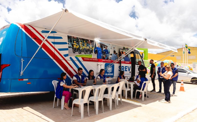 Ônibus da Seprev leva serviços essenciais ao Centro de Maceió nesta sexta-feira (17)