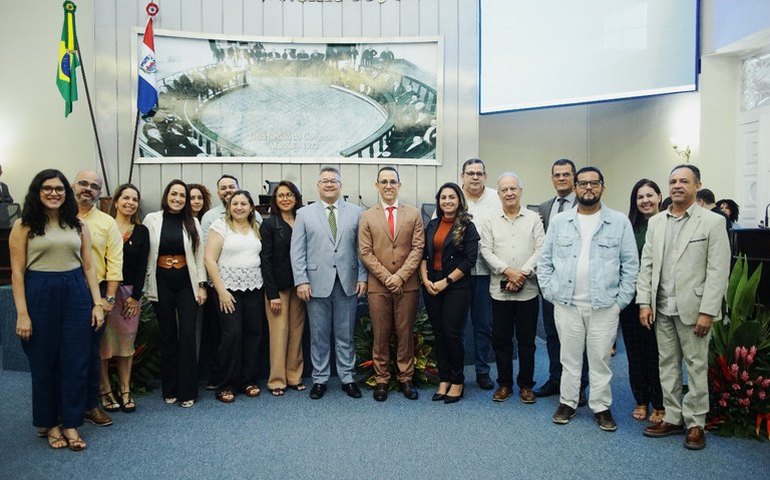 Professores da Ufal recebem homenagem da Assembleia Legislativa