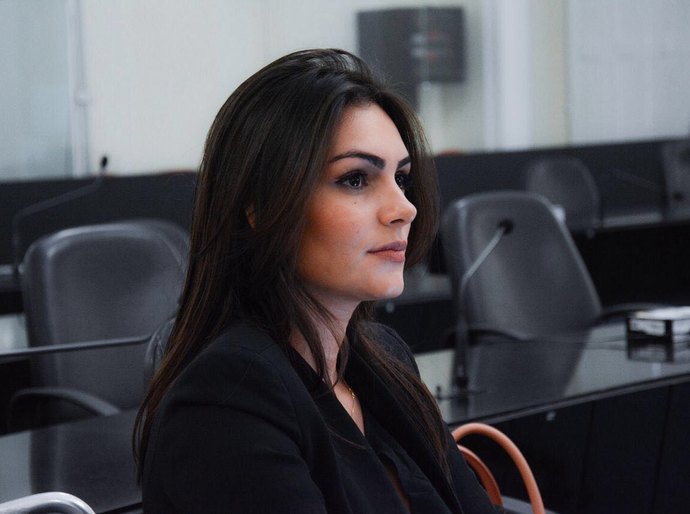 Indicação de Thaise Guedes prevê transporte para pessoas com deficiência em tratamento médico