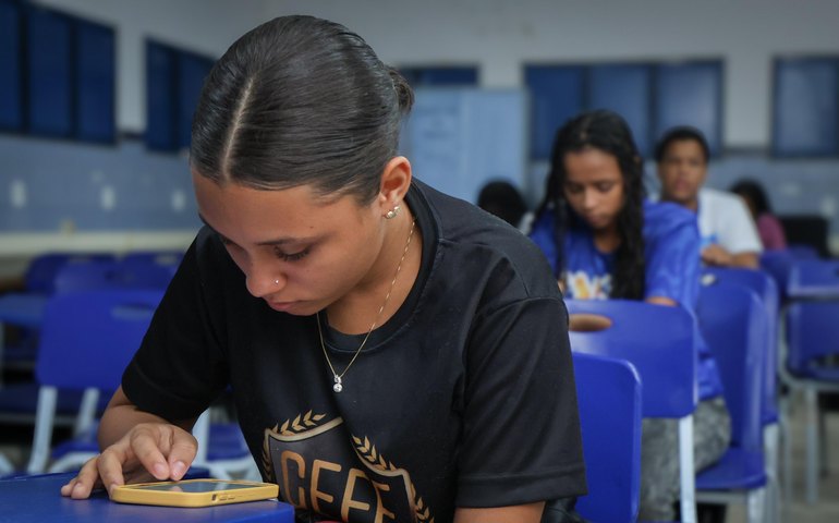 Rede estadual conquista 45 medalhas nas olimpíadas alagoanas de Química, Matemática e Quimeninas