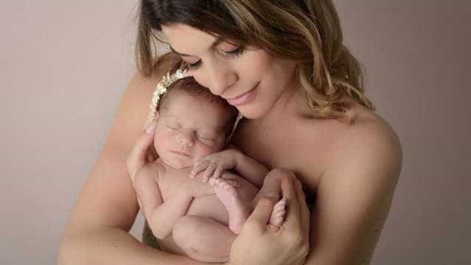 Em Portugal, Joana Balaguer mostra 1º ensaio com a bebê Gaia