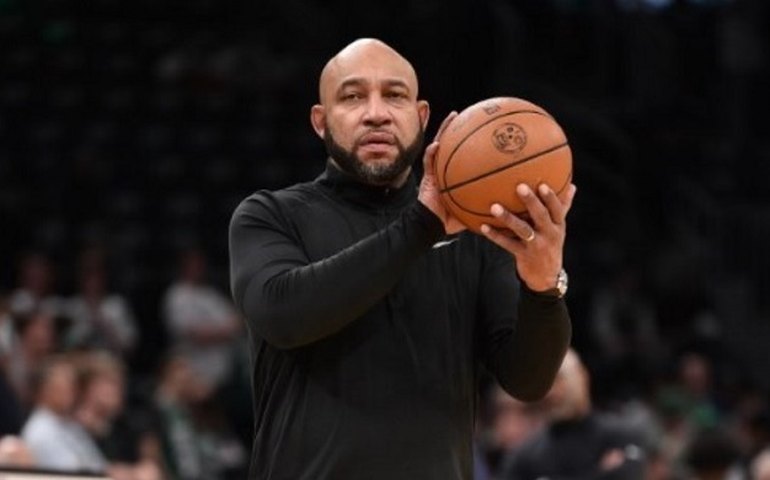 Após eliminação nos playoffs da NBA, treinador do Lakers é demitido