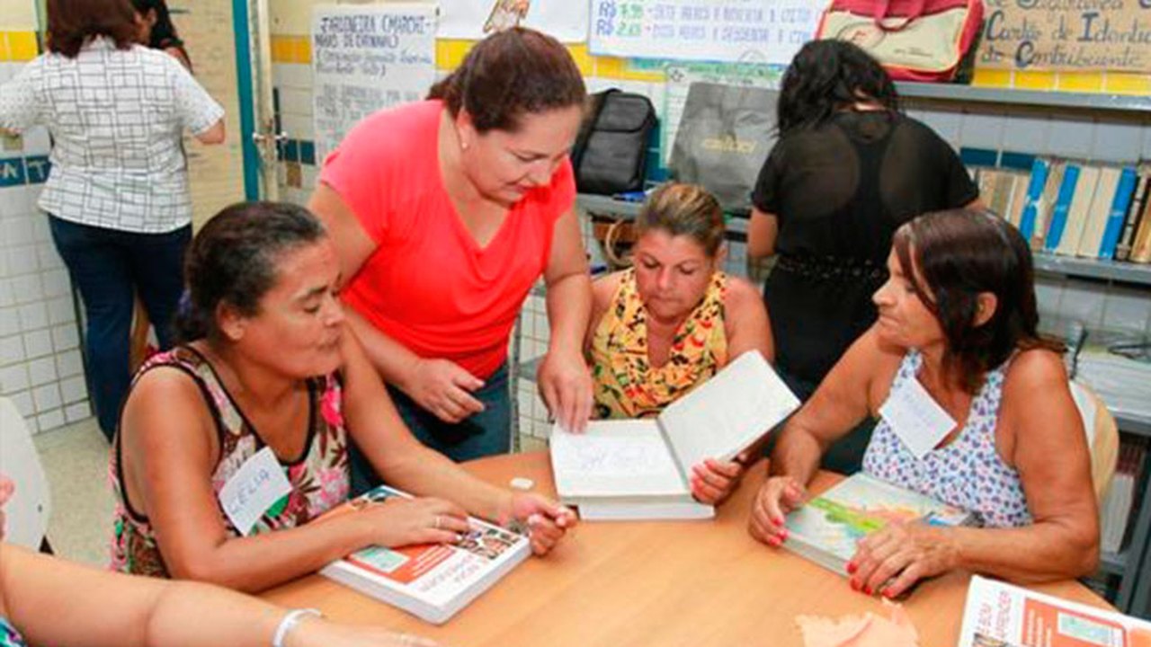 Secretário anuncia programa para reduzir analfabetismo em Alagoas