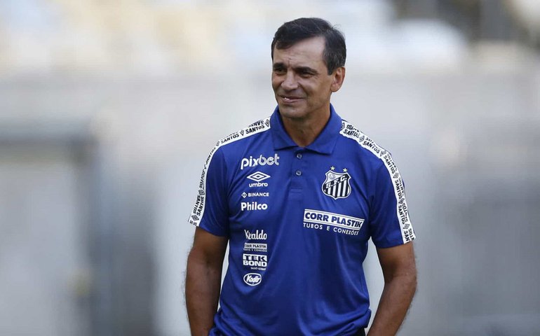 Bustos vê Santos competitivo, mas celebra semana livre: ‘Muito para trabalhar’