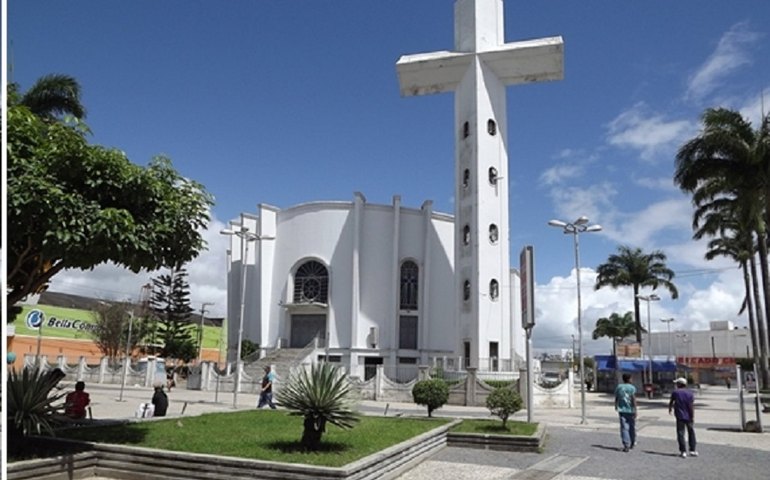 Família é rendida após criminosos simularem pedido de ajuda na zona rural de Arapiraca