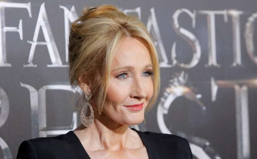 Novo livro de J. K. Rowling começa a ser publicado online em português