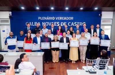 Câmara homenageia personalidades com atuação na proteção de crianças a adolescentes