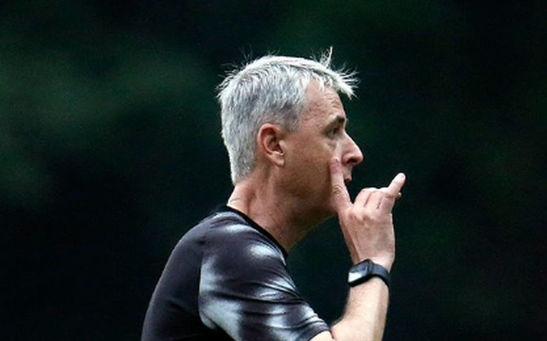 Tiago Nunes leva filho com Síndrome de Down à coletiva e emociona no Equador