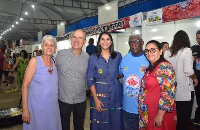 Prefeito Ronaldo Lopes prestigia abertura da FEICUSAL e anuncia inclusão do evento no calendário anual de Penedo
