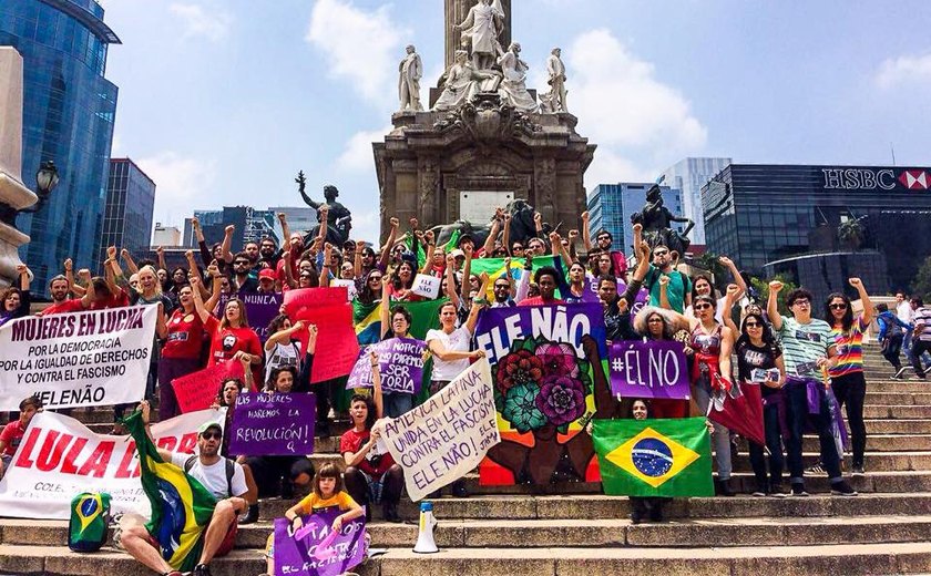 Manifestantes protestam contra Bolsonaro ao redor do mundo