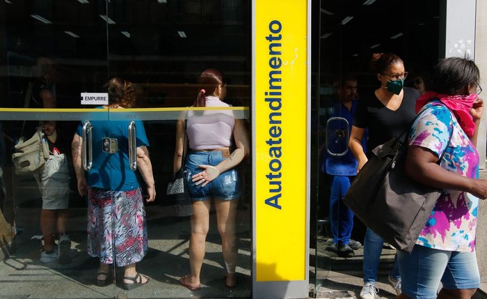 Bancos fecham ao público amanhã e no feriado de 1° de janeiro