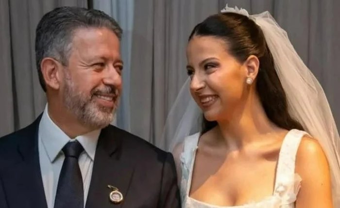 Lira durante casamento da filha Marina