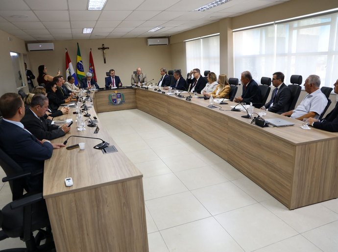 Na 6ª Reunião Extraordinária, Colégio de Procuradores homenageia promotores de Justiça aposentados