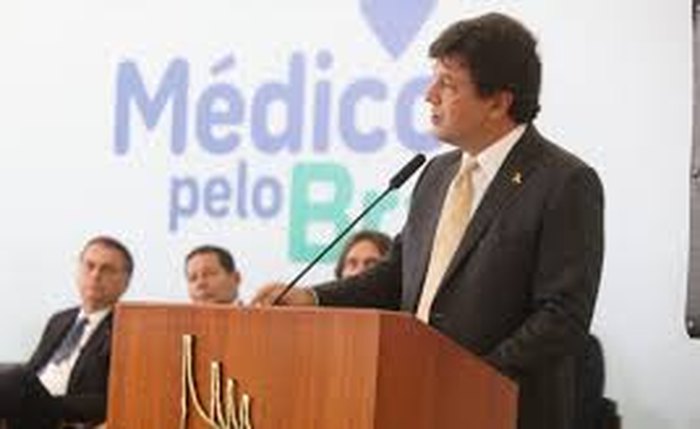 O programa será aberto a médicos brasileiros e estrangeiros formados fora do Brasil