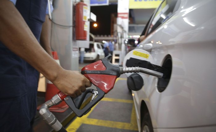 Valor da gasolina tem aumentado em todo país
