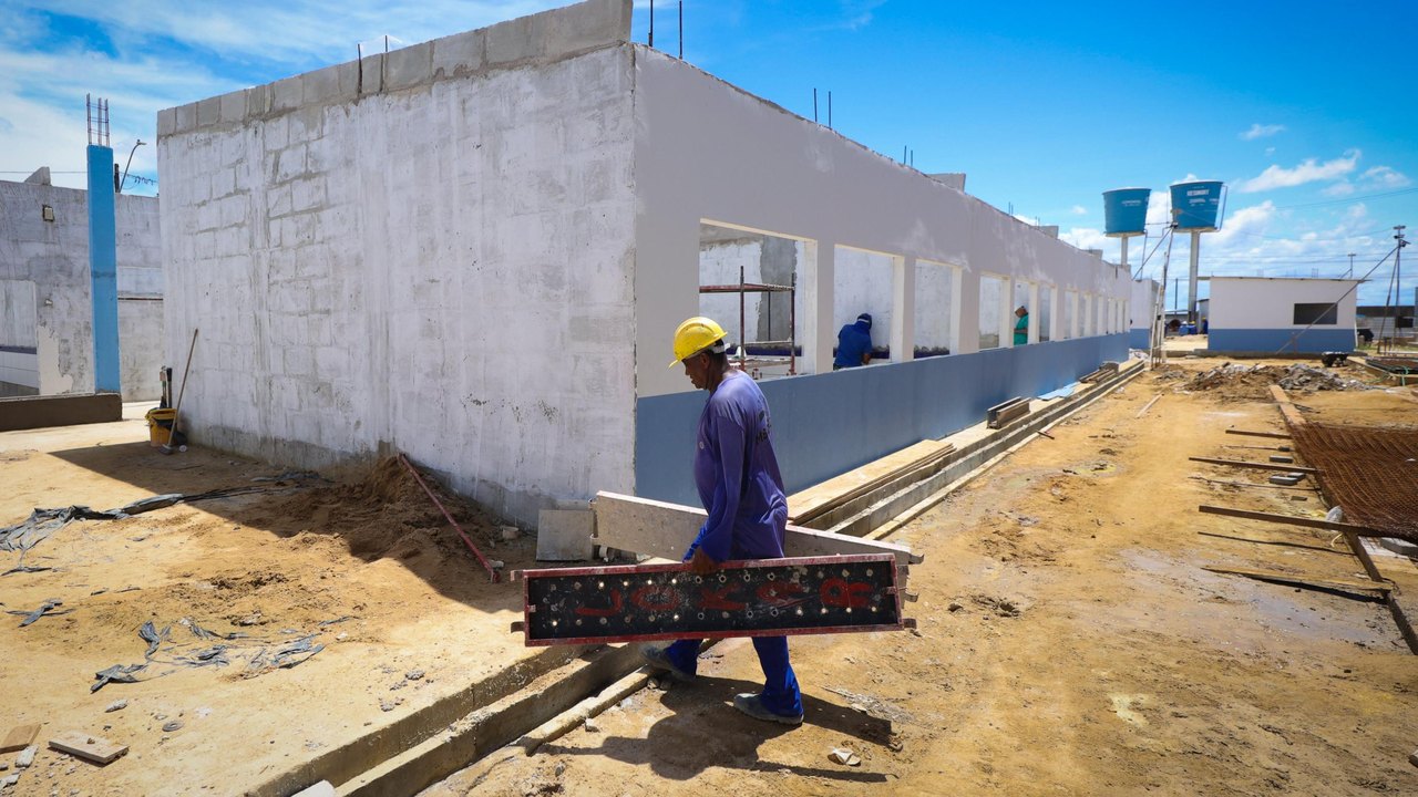 Obras da Escola do Coração em Jacarecica entram na reta final