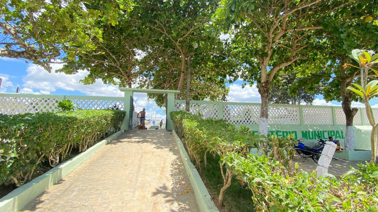 Dia de Finados: Cemitério municipal de Branquinha está preparado para visitação