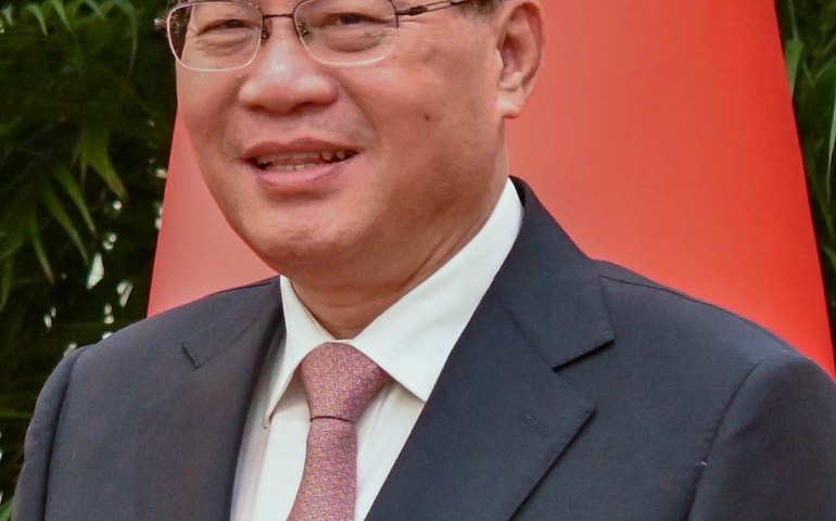 Primeiro-ministro chinês encerra visita à Austrália com foco nos interesses de Pequim no mercado de energia limpa