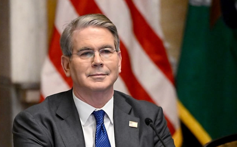 Bessent apresentou argumentos a Trump contra saída de Powell do Fed