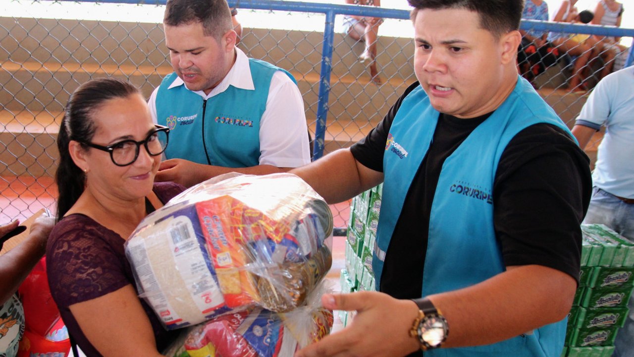 Coruripe Social: Prefeitura realiza entrega de cestas básicas na terceira etapa do programa