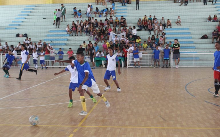 Prefeitura inicia levantamento de áreas para construção de ginásios poliesportivos