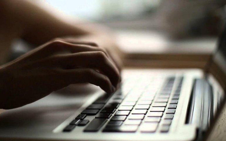 Curso a distância tem maior adesão do que presencial no Brasil pela 1ª vez