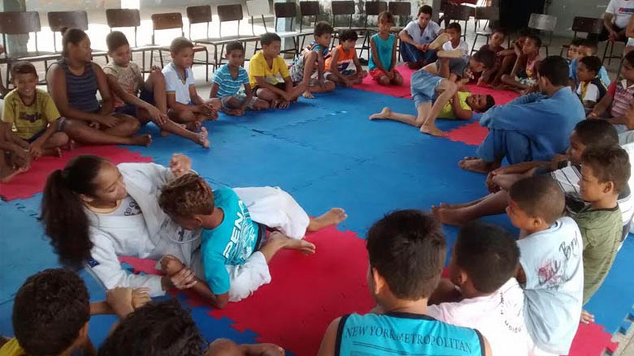 Projeto social leva o jiu-jitsu a crianças carentes de Rio Largo