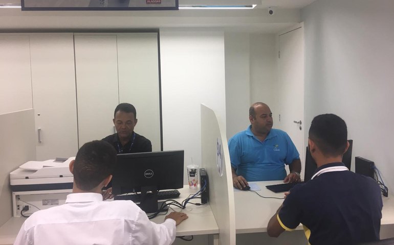Casal passa a atender clientes na nova Central Já! do Parque Shopping