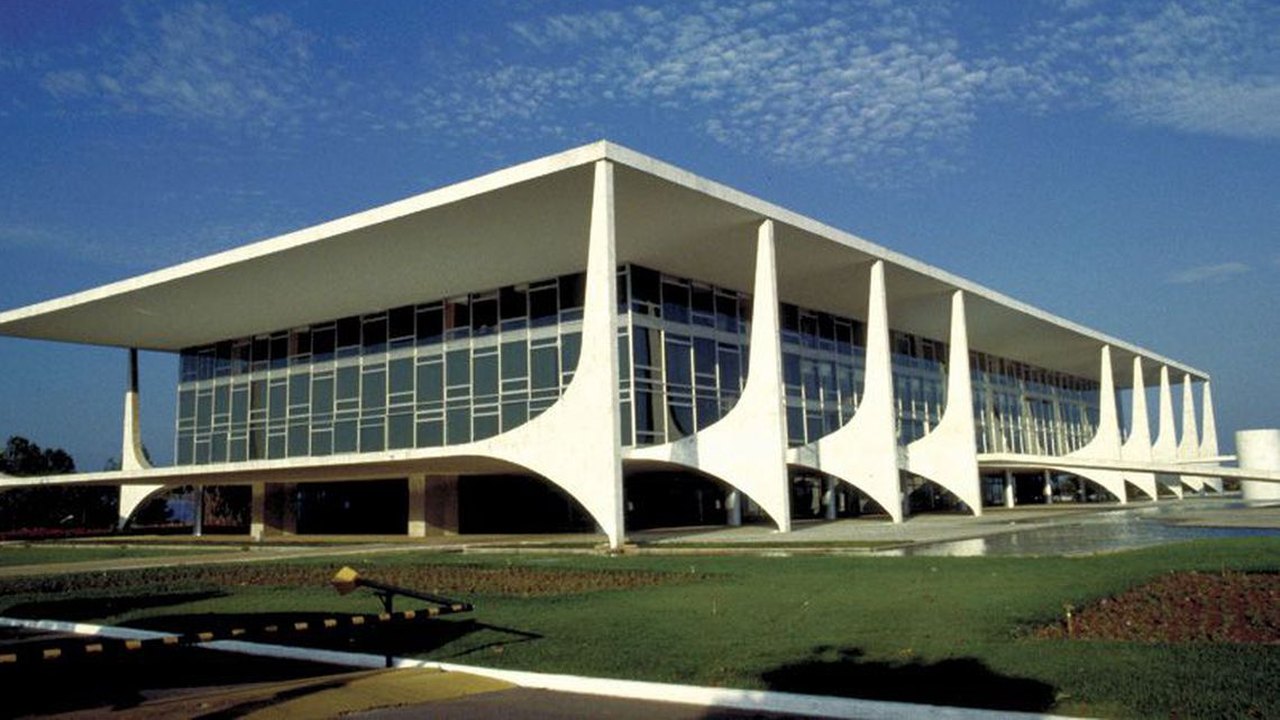 Liderança do governo pede para Senado adiar projetos dos combustíveis para terça