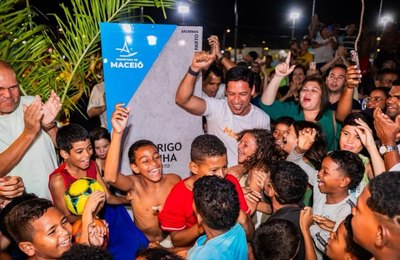 Prefeito Rodrigo Cunha entrega Areninha do Bom Parto e reforça compromisso com o esporte e lazer na capital
