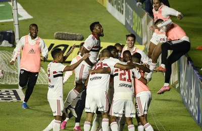 São Paulo goleia o Mirassol e vai à final do Paulistão contra o Palmeiras 