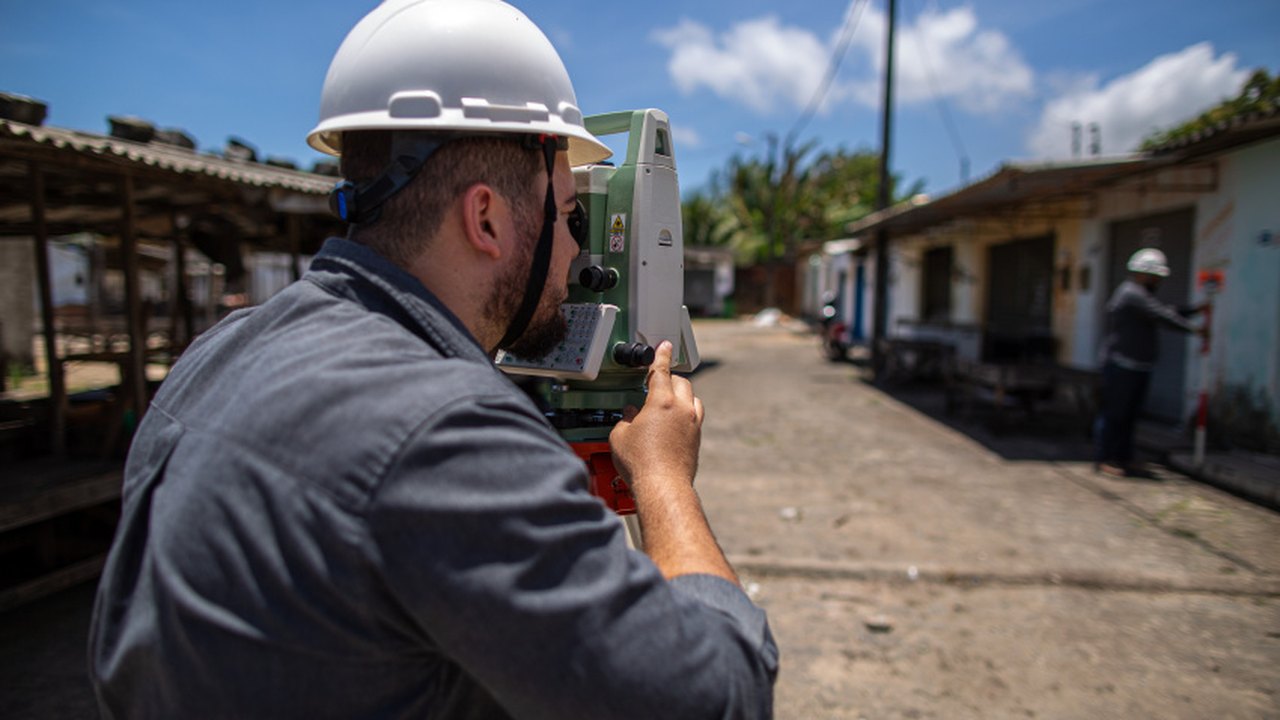 Prefeitura de Maceió inicia topografia na área da Feirinha do Tabuleiro