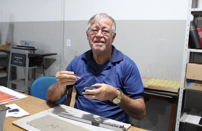 No Mês dos Pais, servidor mais antigo da Imprensa Oficial celebra reconhecimento