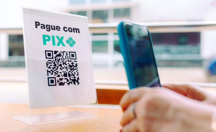 O Pix é um sistema de pagamentos instantâneos criado pelo Banco Central que permite transferências e pagamentos em poucos segundos.