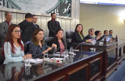 Parlamentares se mostram contrários à medida provisória editada pelo Governo Federal