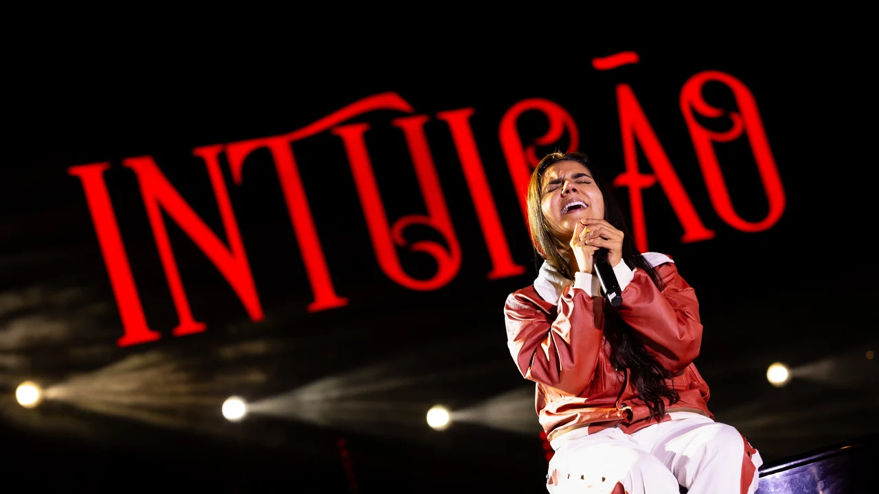 Yasmin Santos lança 'Intuição Vol. 2' e aposta no romantismo