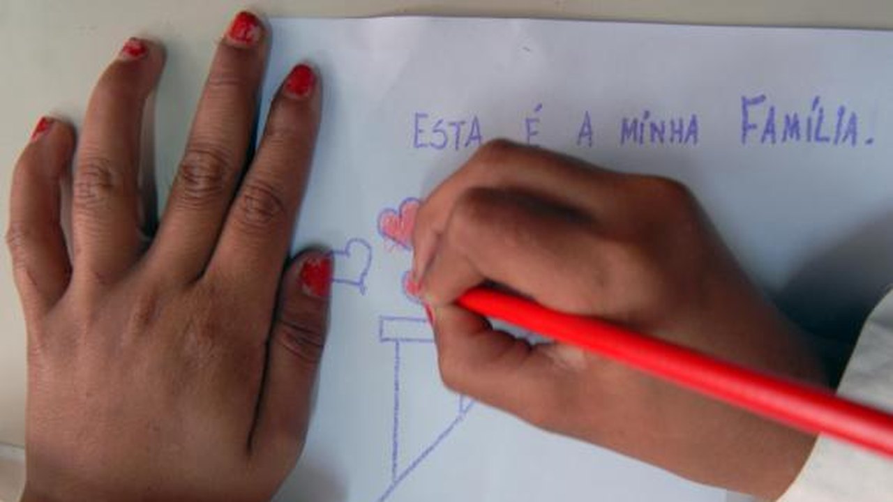 758 milhões de adultos não liam ou escreviam uma frase simples em 2015