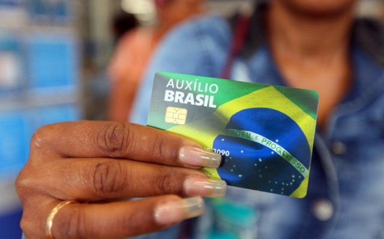 PT vai fazer pente-fino no cadastro de beneficiários do Auxílio Brasil